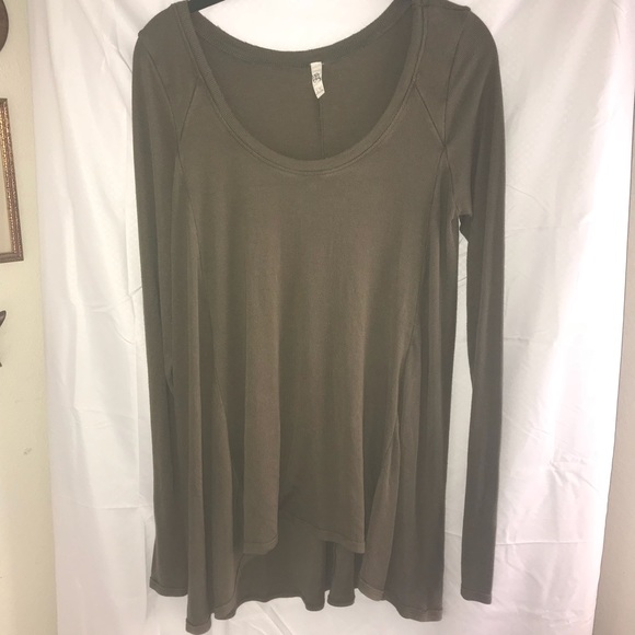 Free People Tops - Free people low neck high low  large long sleeve